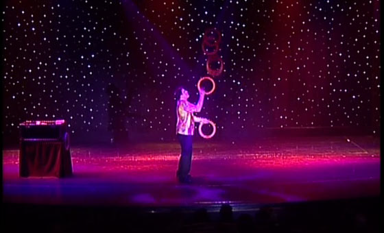 Mark Angelo, Comedy Juggler, performing in Rome, Italy.